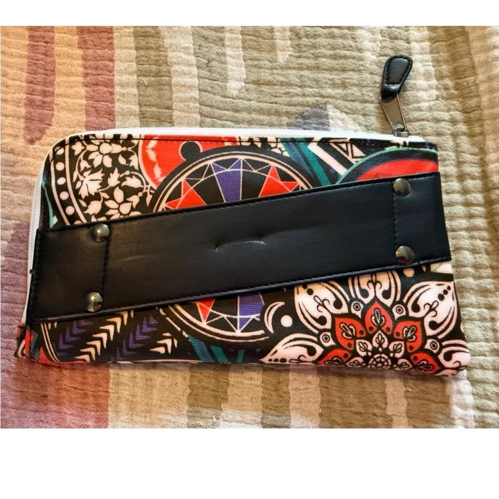 Kavu Clutch Wallet- New
